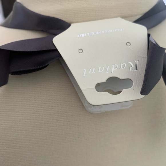 RADIANT Necklace - Picture 4 of 7